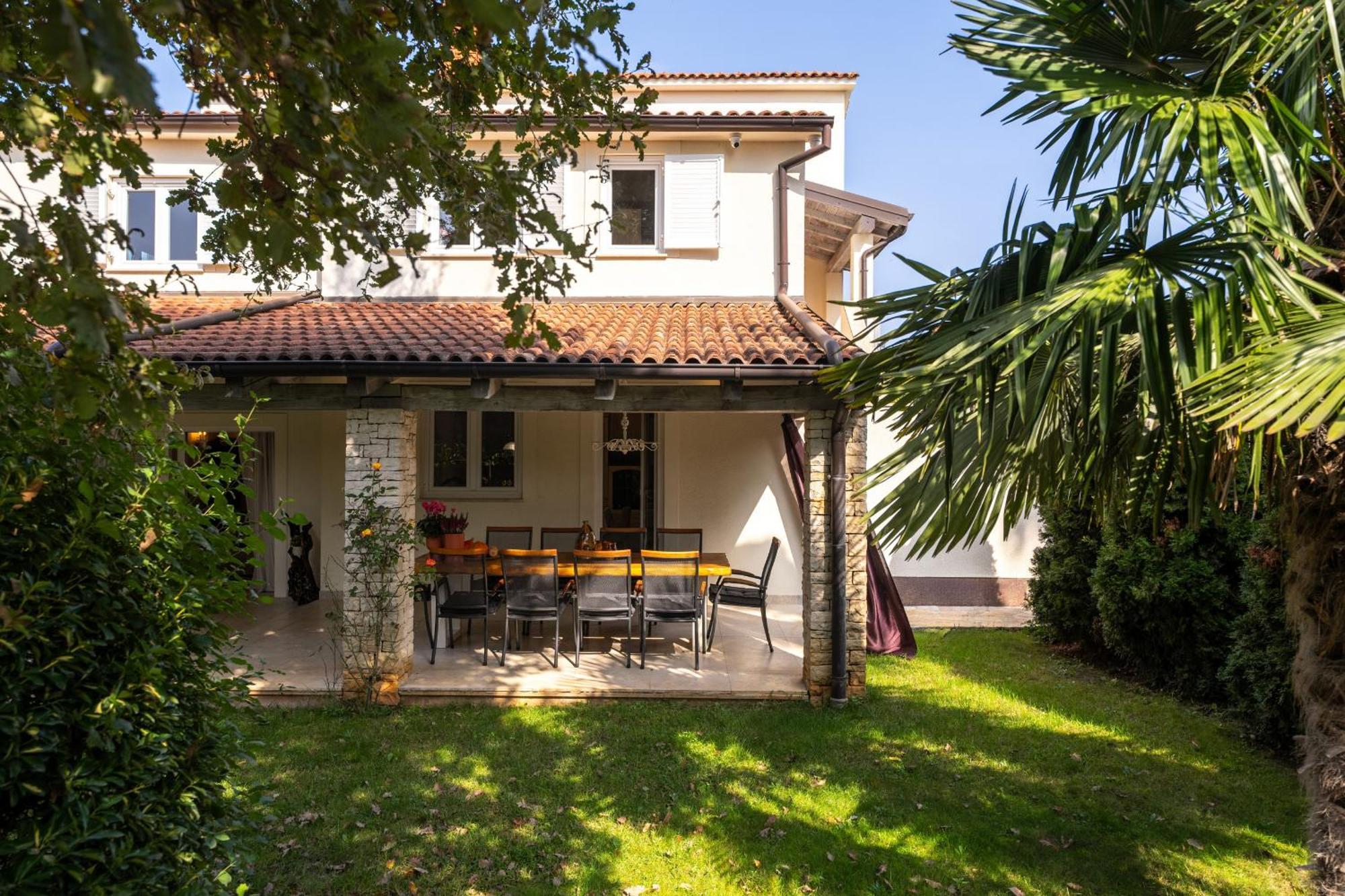 Villa Duga In Porec For 12 People With Sea View & Only 1,2 Km From Beach Exterior photo